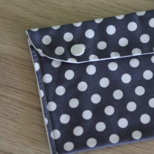 Pochette pressions – Pois blanc/gris