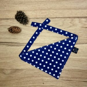 Bandana petit chien – Pois/bleu marine