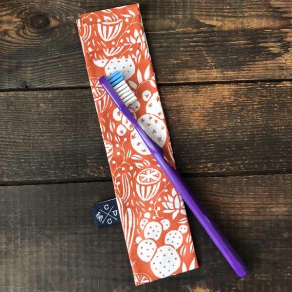 Pochette à brosse à dents