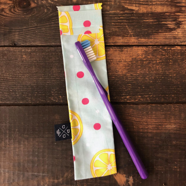 Pochette à brosse à dents