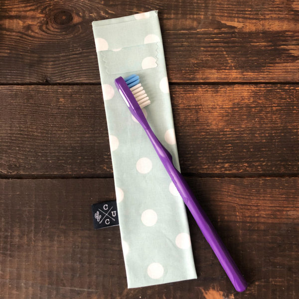 Pochette à brosse à dents