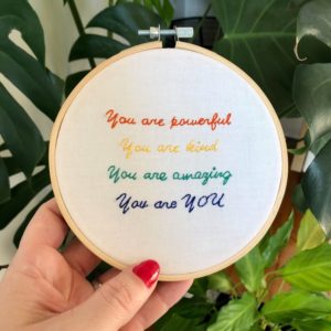 Broderie – Powerful